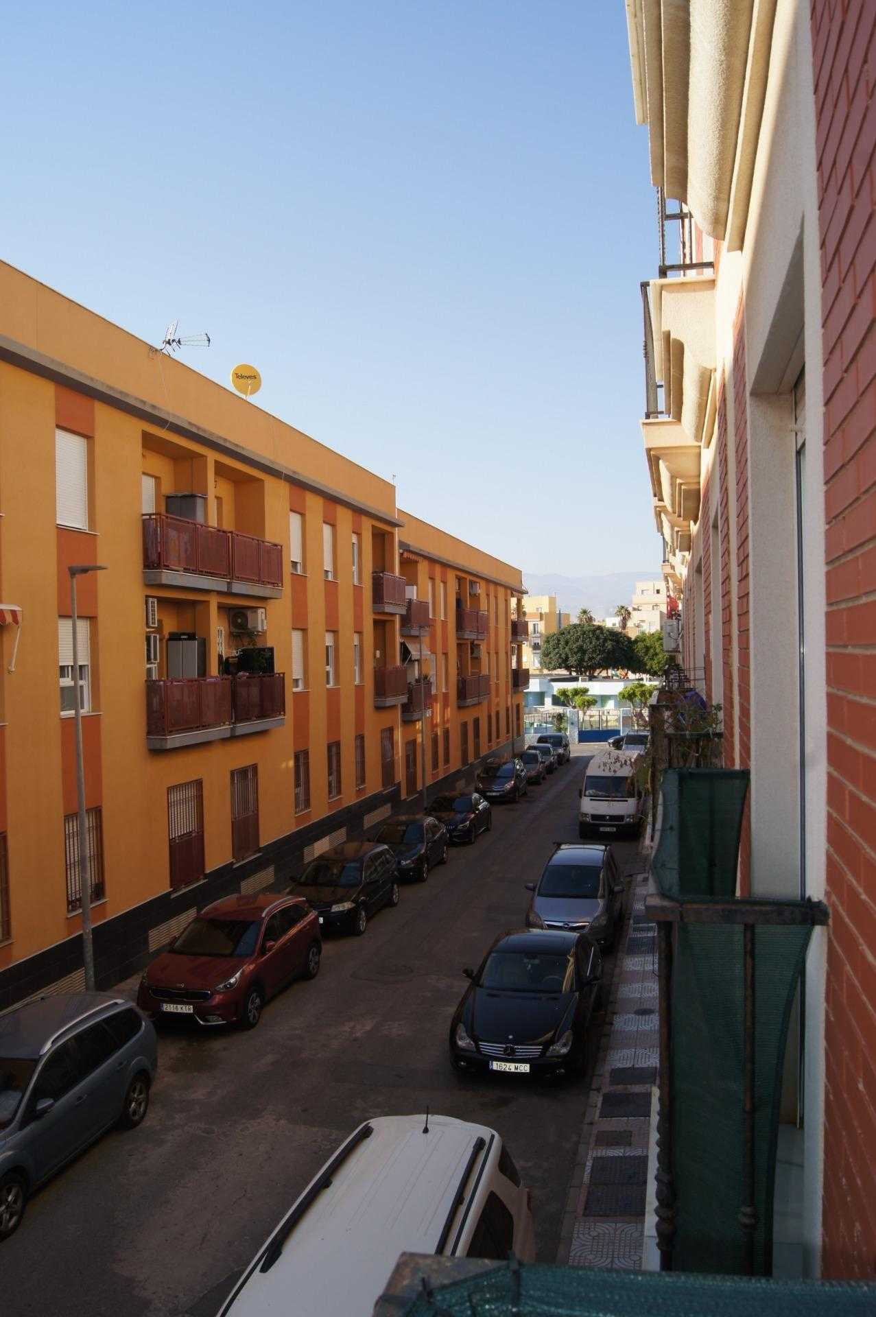 Condominium in Roquetas de Mar, Andalucía 11794765