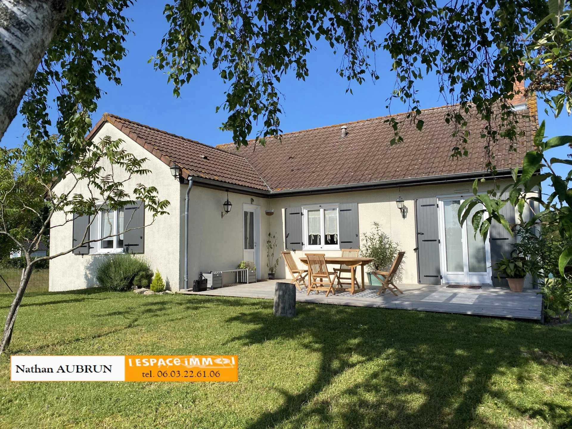 House in Mehun-sur-Yevre, Centre-Val de Loire 11795024