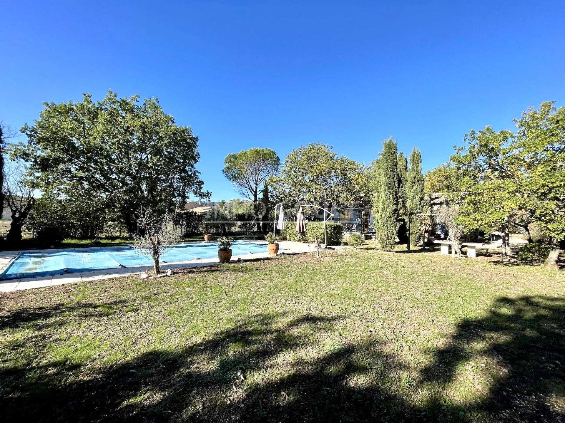 Rumah di Gordes, Provence-Alpes-Cote d'Azur 11795031