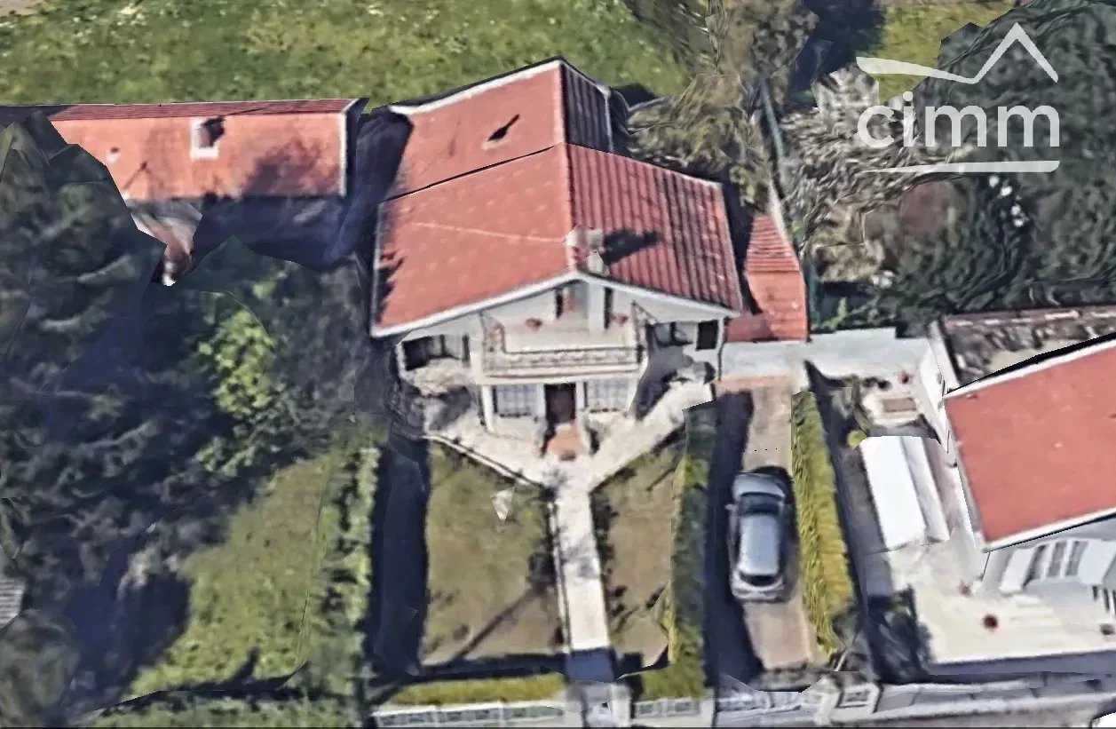 بيت في Villeurbanne, أوفيرني-رون-ألب 11795043
