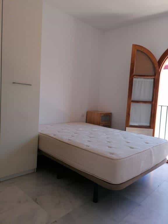 Condominium in Sevilla, Andalucía 11795151