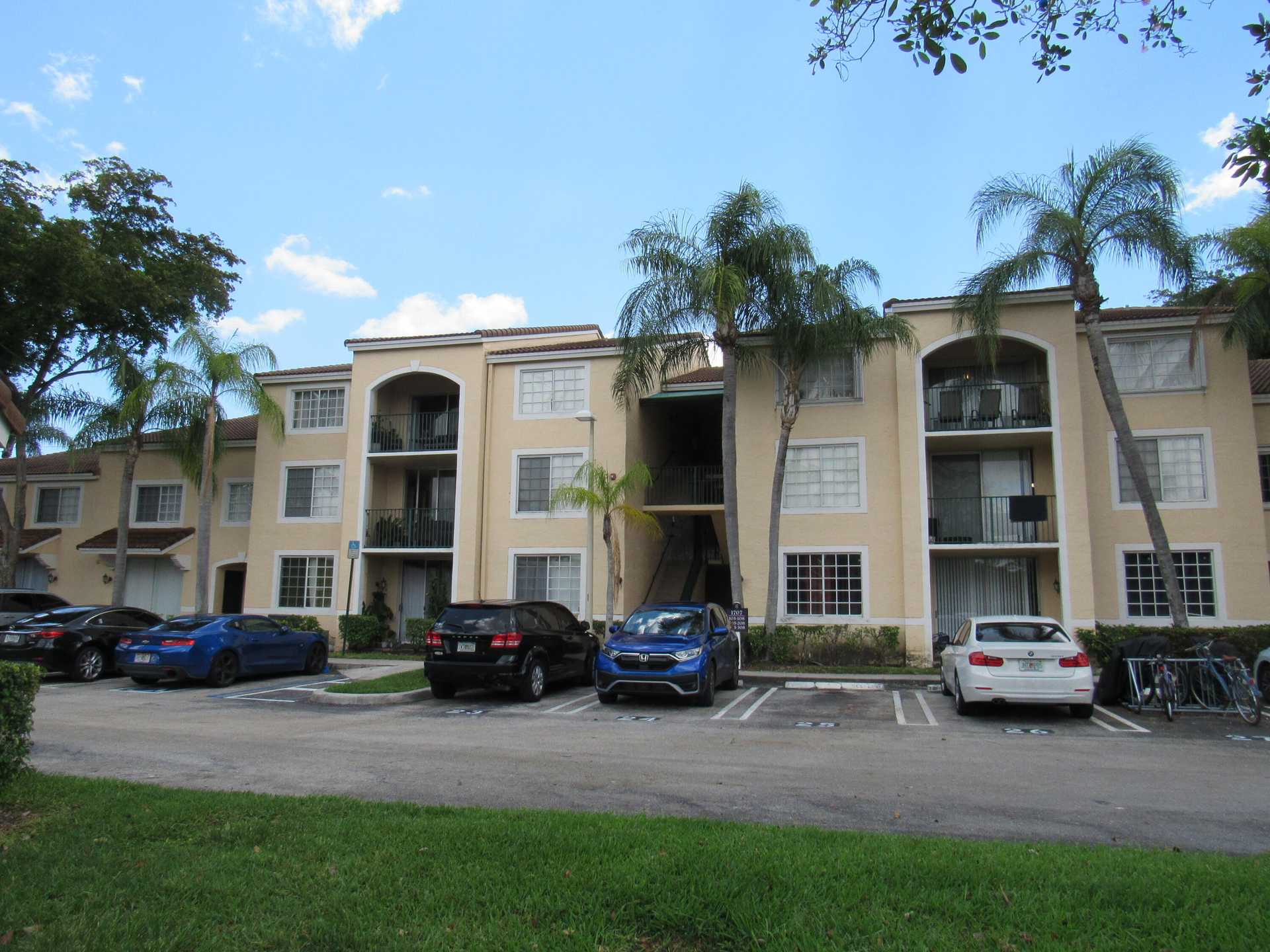 Condominium in Lakeside Green, Florida 11795248