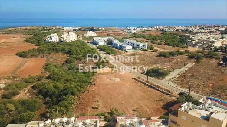 Condominium in Famagusta,  11795945