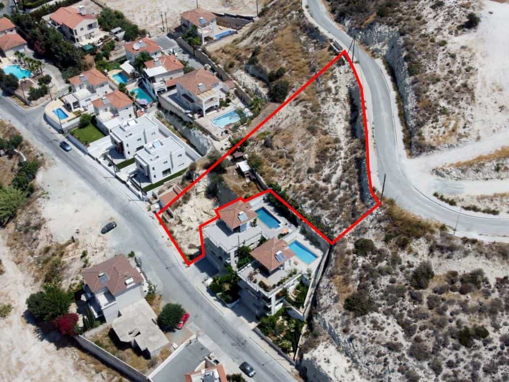Tanah dalam Agios Tychon, Larnaka 11796990