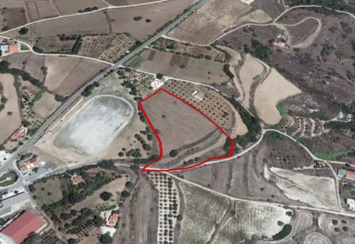 Tanah dalam Polemi, Paphos 11797435
