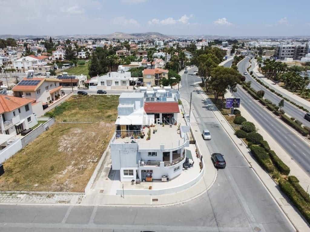 Condominio nel Livadia, Larnaca 11797858