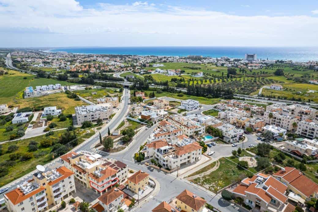 Condominium in Voroklini, Larnaca 11798239