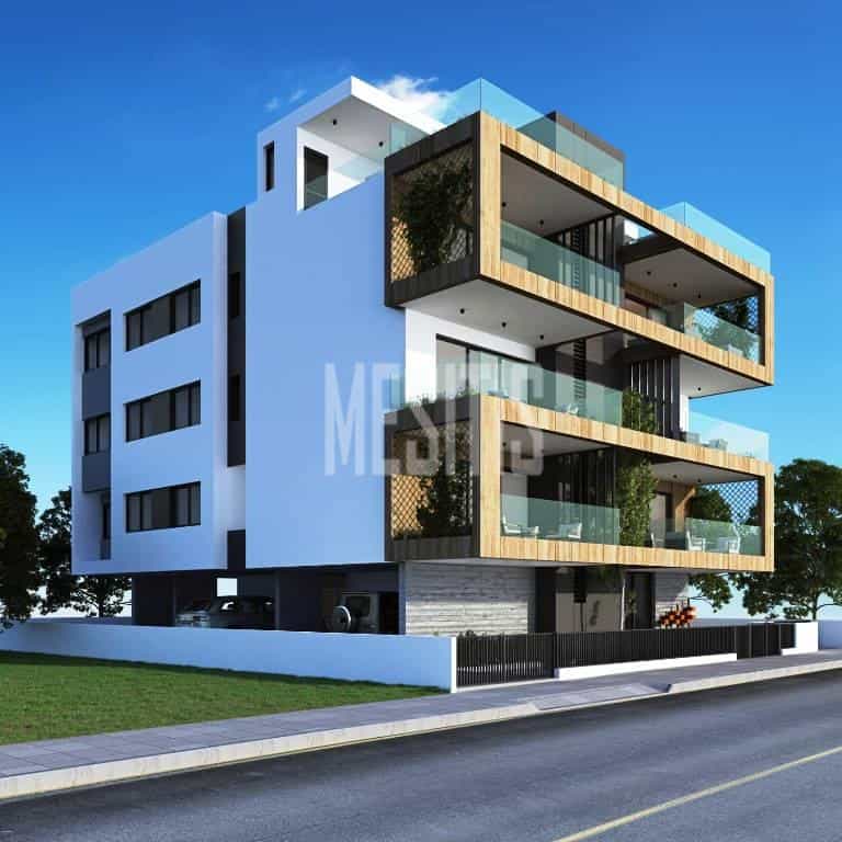 Condominium in Strovolos, Nicosia 11798341