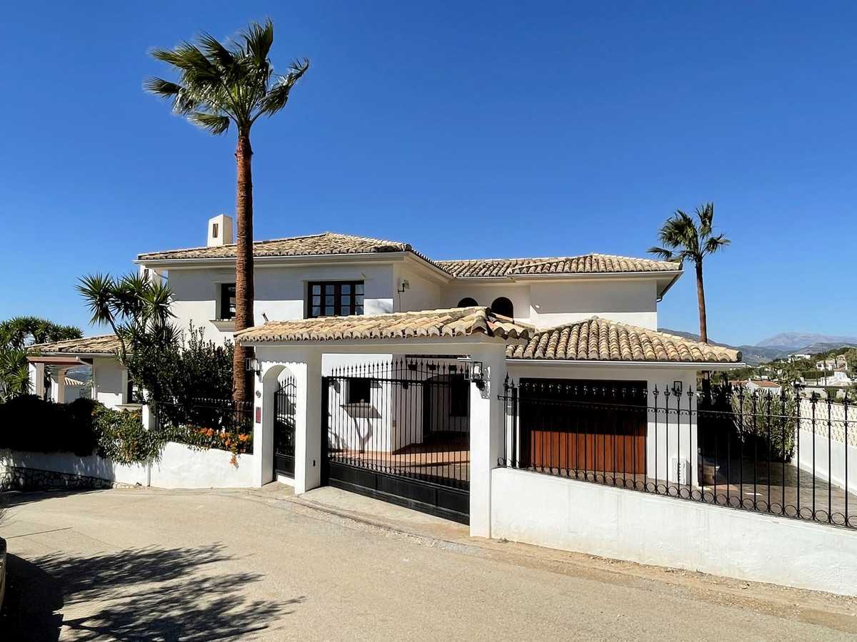 Talo sisään Alhaurin el Grande, Andalusia 11798501