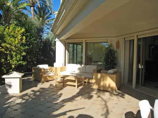 Rumah di Marbella, Andalusia 11798533