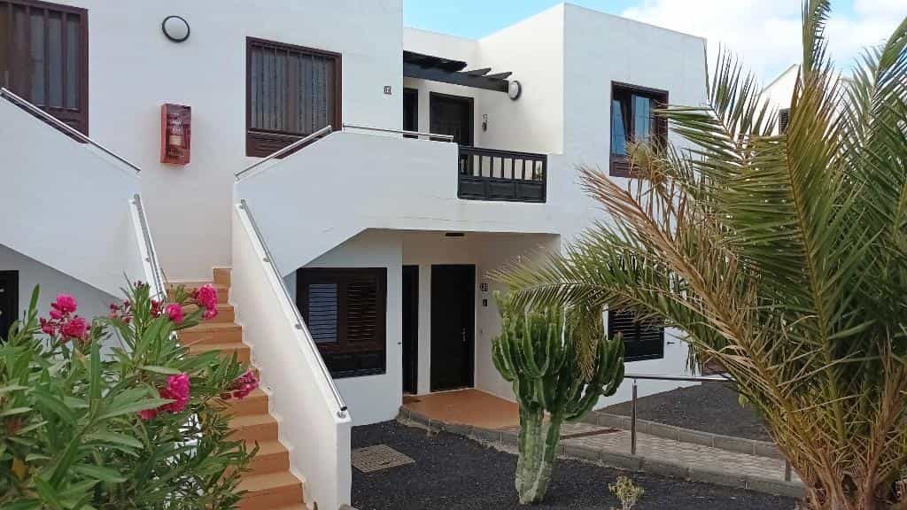 Condominium in Arrecife, Canary Islands 11798643