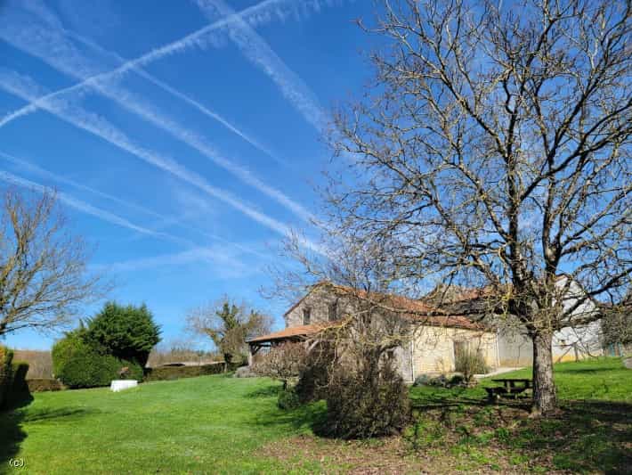 rumah dalam Aunac-sur-Charente, Nouvelle-Aquitaine 11798970