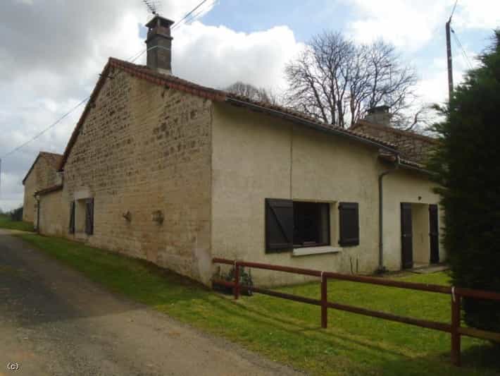 σπίτι σε Sauzé-Vaussais, Nouvelle-Aquitaine 11798976