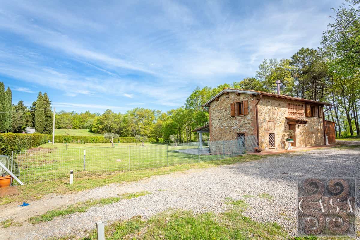 بيت في Montaione, Tuscany 11799398