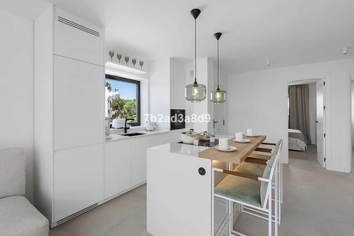 Condominium in Marbella, Andalusia 11799497