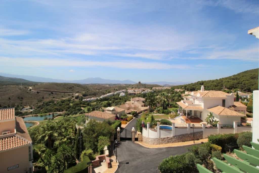 Condominium in Alhaurin el Grande, Andalusia 11799602