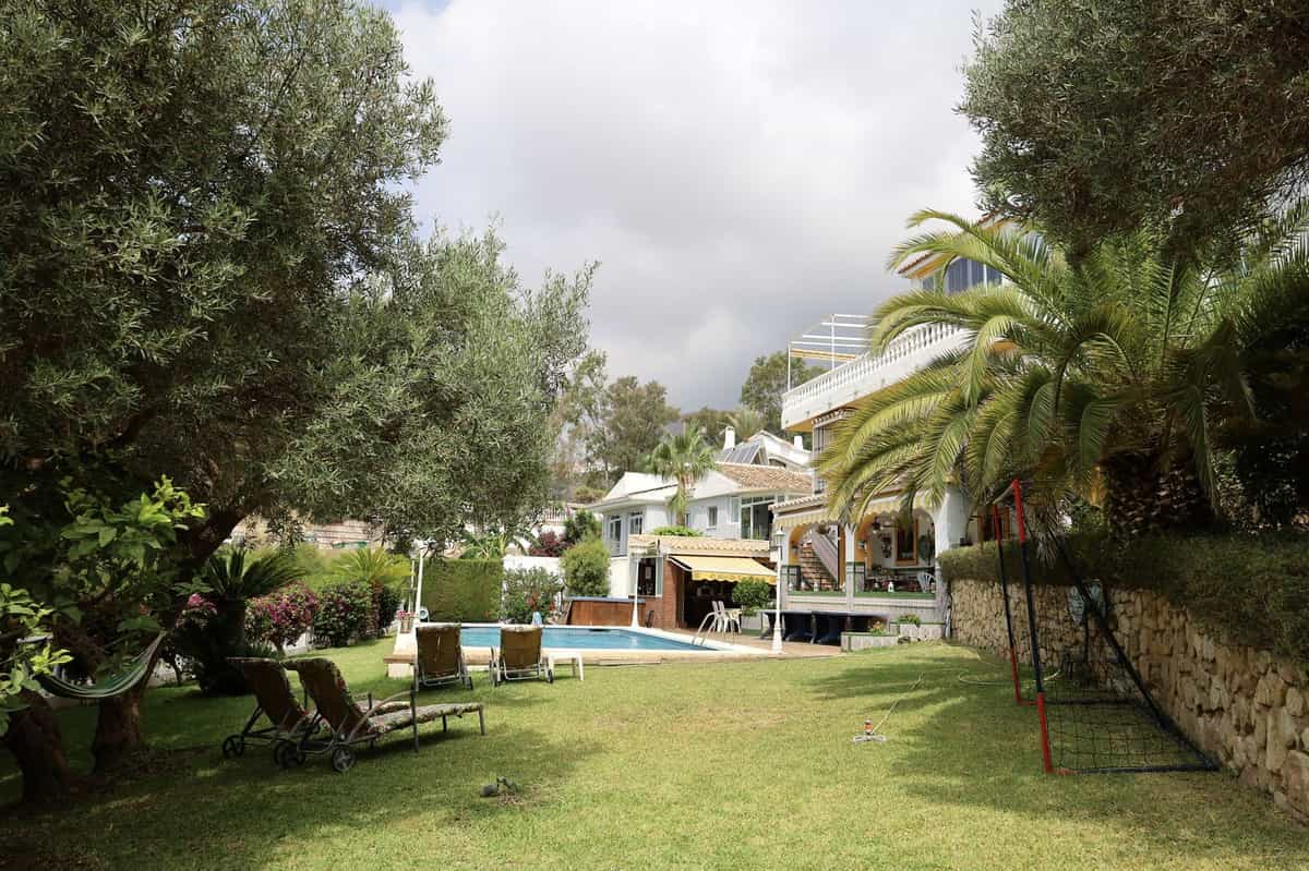House in Benalmadena, Andalusia 11799785