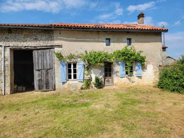 Casa nel Villefagnan, Nouvelle-Aquitaine 11799818
