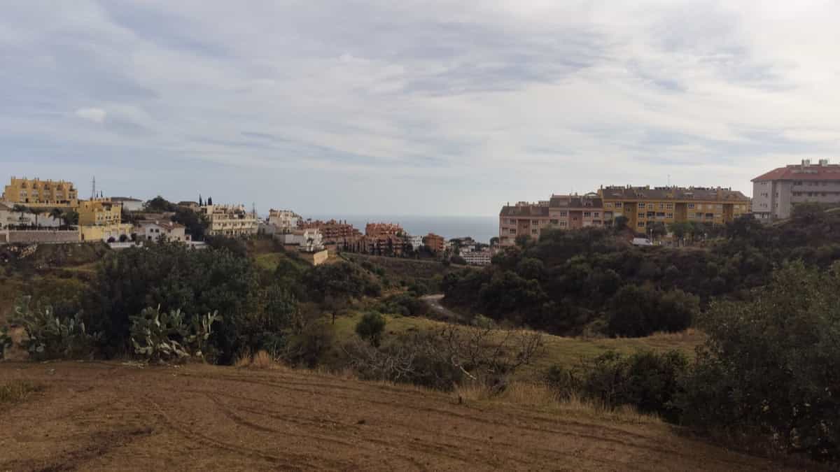 Tanah dalam Fuengirola, Andalusia 11799825