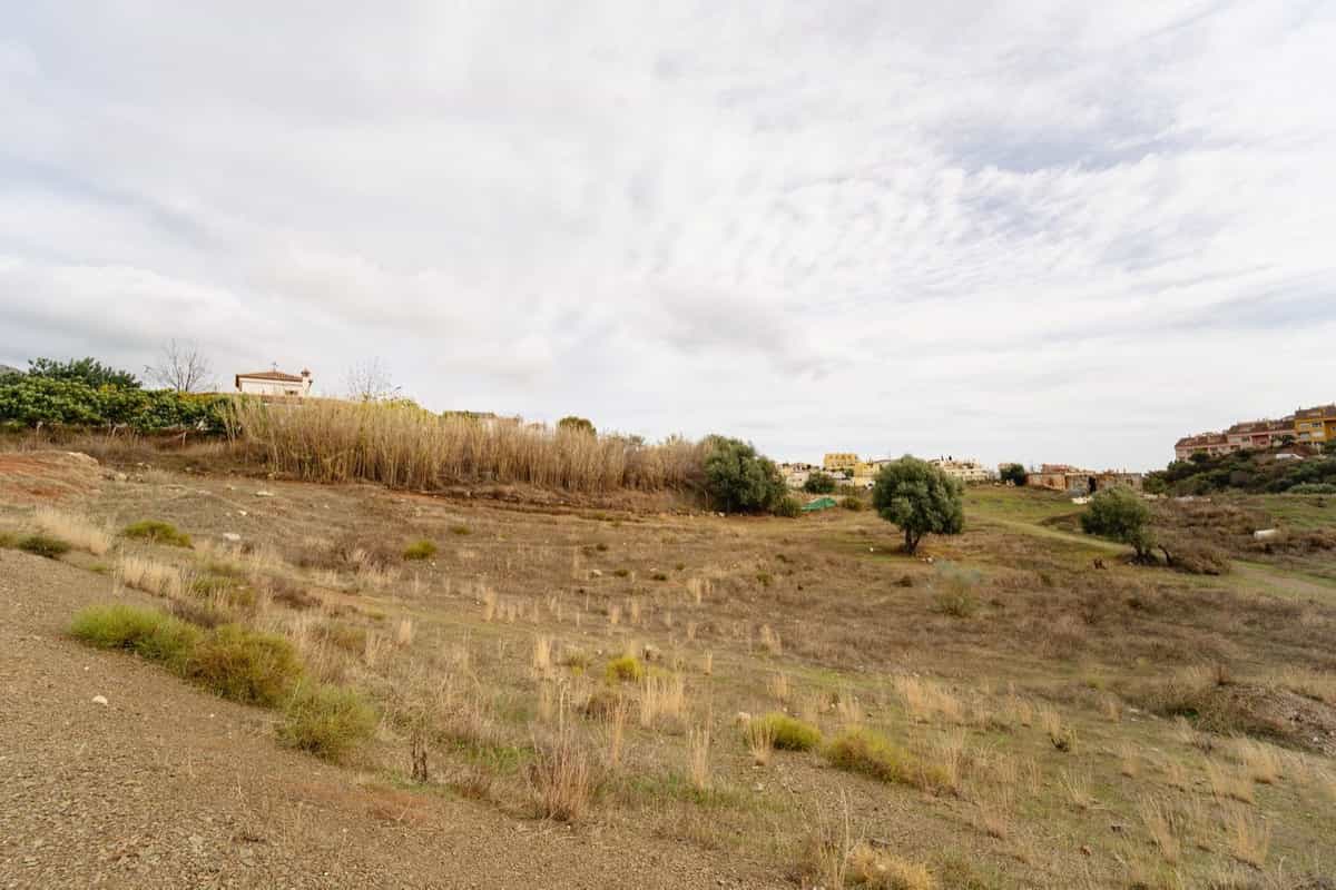 Tanah dalam Fuengirola, Andalusia 11799825