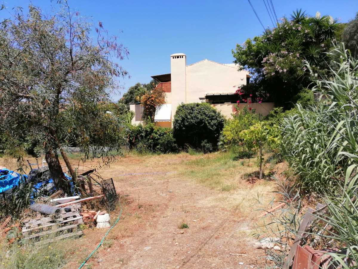Land in Marbella, Andalusia 11799857