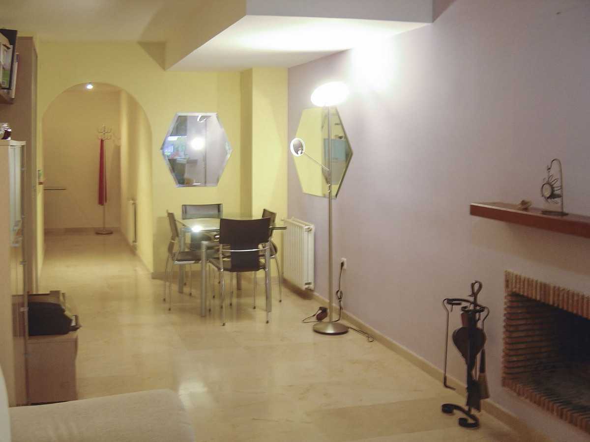 Condominium in Marbella, Andalusia 11800158