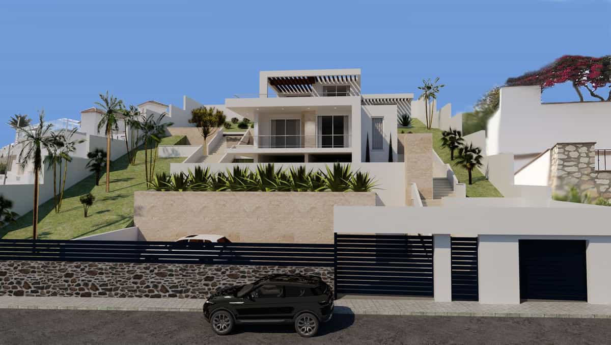 House in Benalmadena, Andalusia 11800736