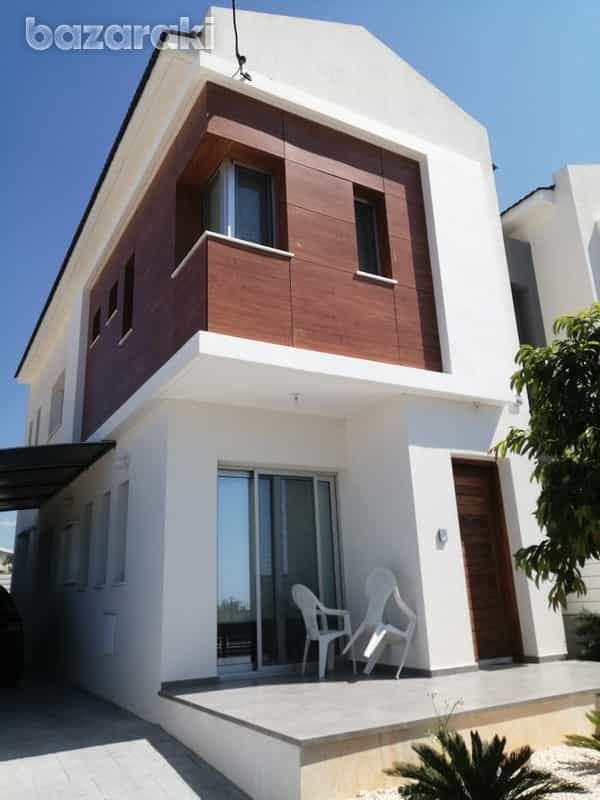 Condominium in Kolossi, Limassol 11800997