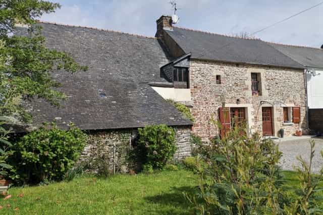 жилой дом в Forges de Lanouée, Brittany 11801250
