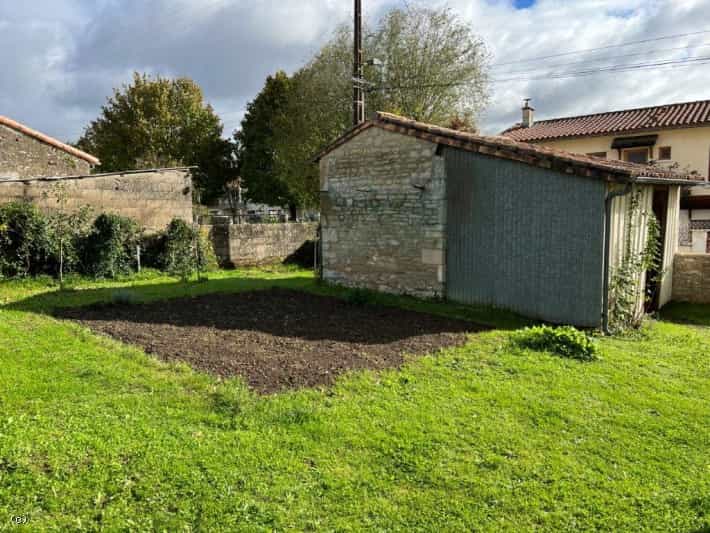 σπίτι σε Villefagnan, Nouvelle-Aquitaine 11801409
