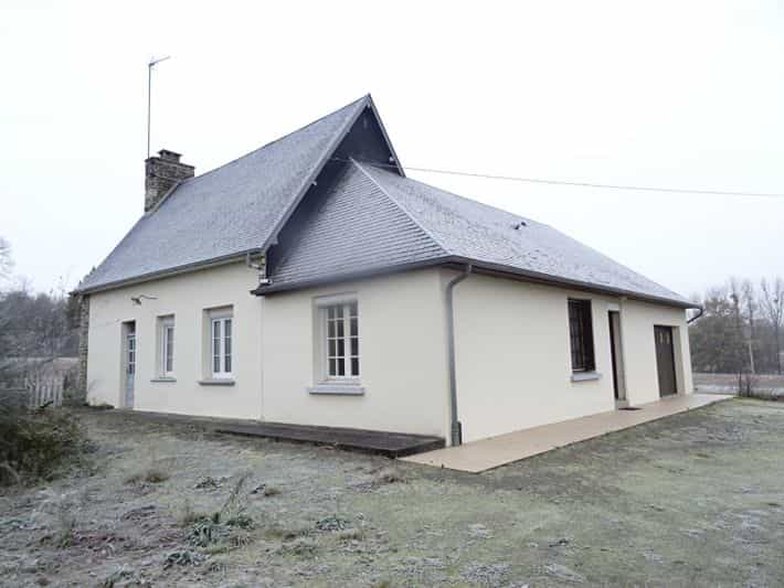 بيت في Grandparigny, Normandie 11801479