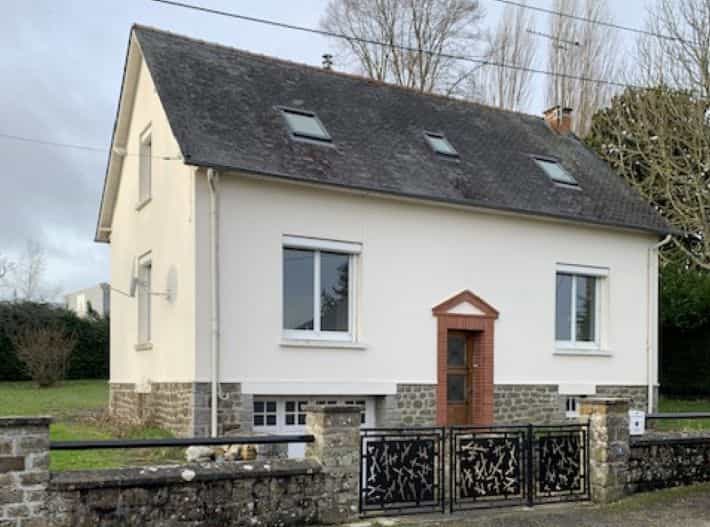 House in Ambrières-les-Vallées, Pays de la Loire 11801482