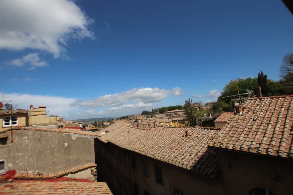 קוֹנדוֹמִינִיוֹן ב Volterra, Tuscany 11801501