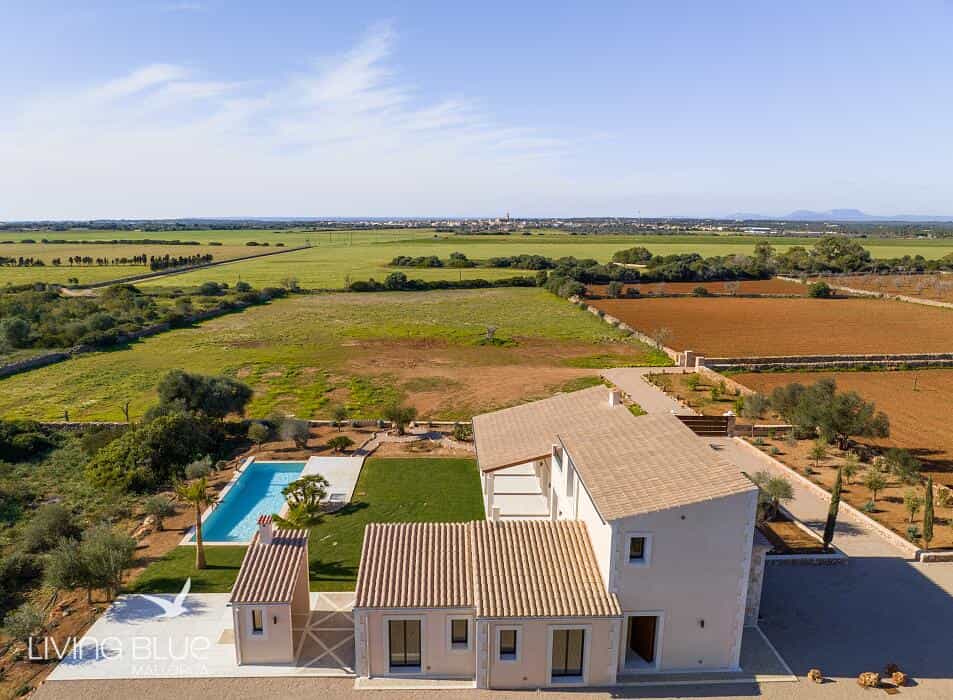 House in Ses Salines, Balearic Islands 11803691