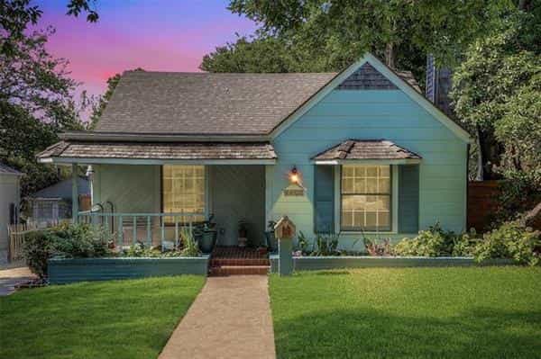 House in Blue Mound, Texas 11803744