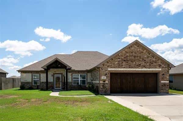 House in Mabank, Texas 11803749