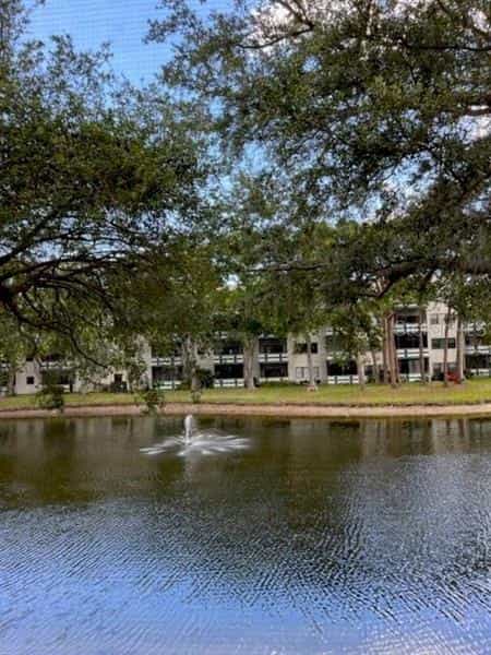 Condominium in West Lealman, Florida 11803879
