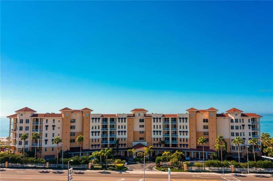 Condominium in Madeira-strand, Florida 11803993
