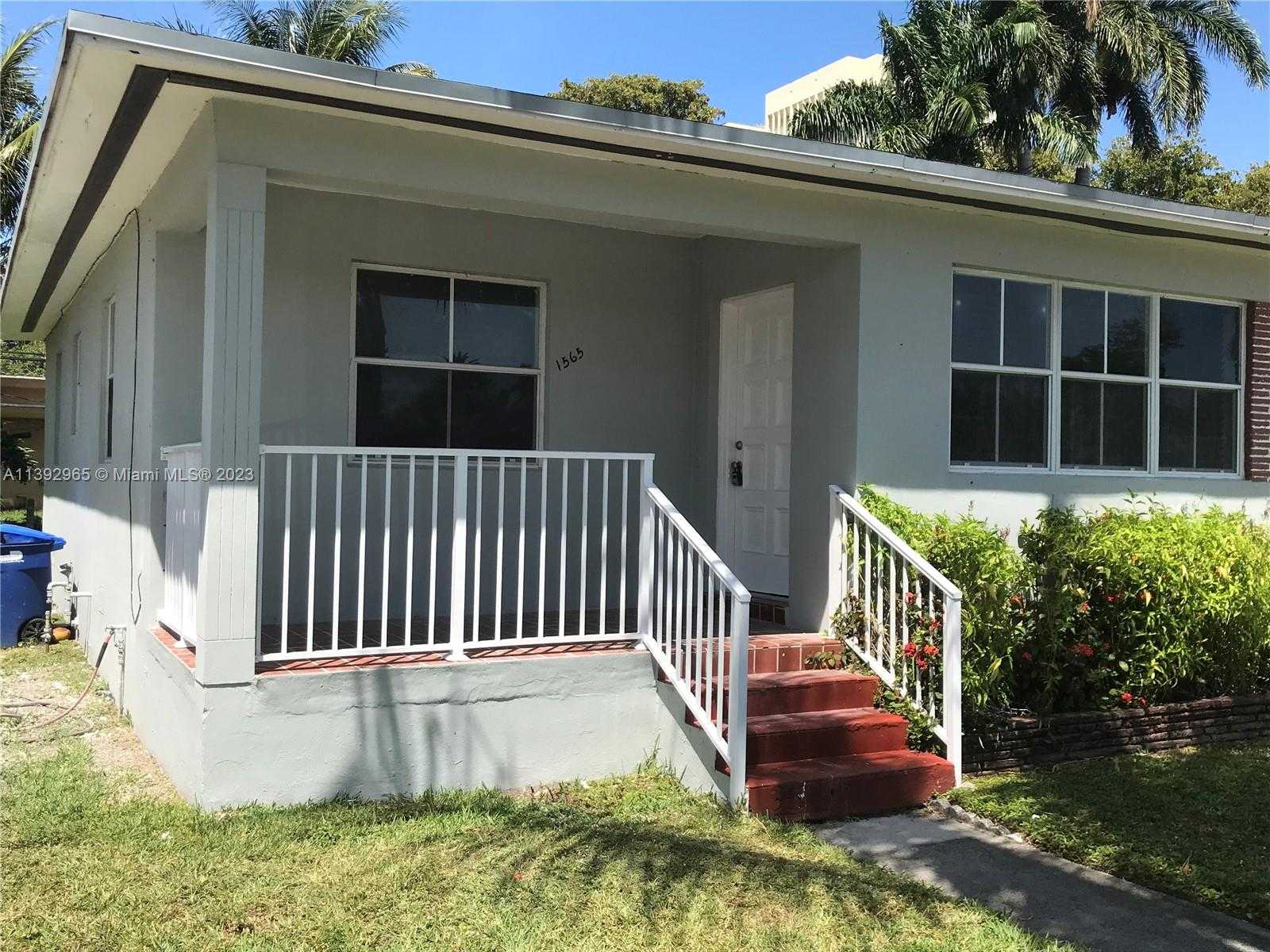 House in Biscayne Park, Florida 11804324
