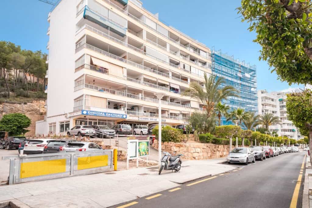 Condominium in Calvià, Illes Balears 11804969