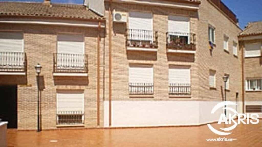 Кондоминиум в Yuncos, Castille-La Mancha 11805046