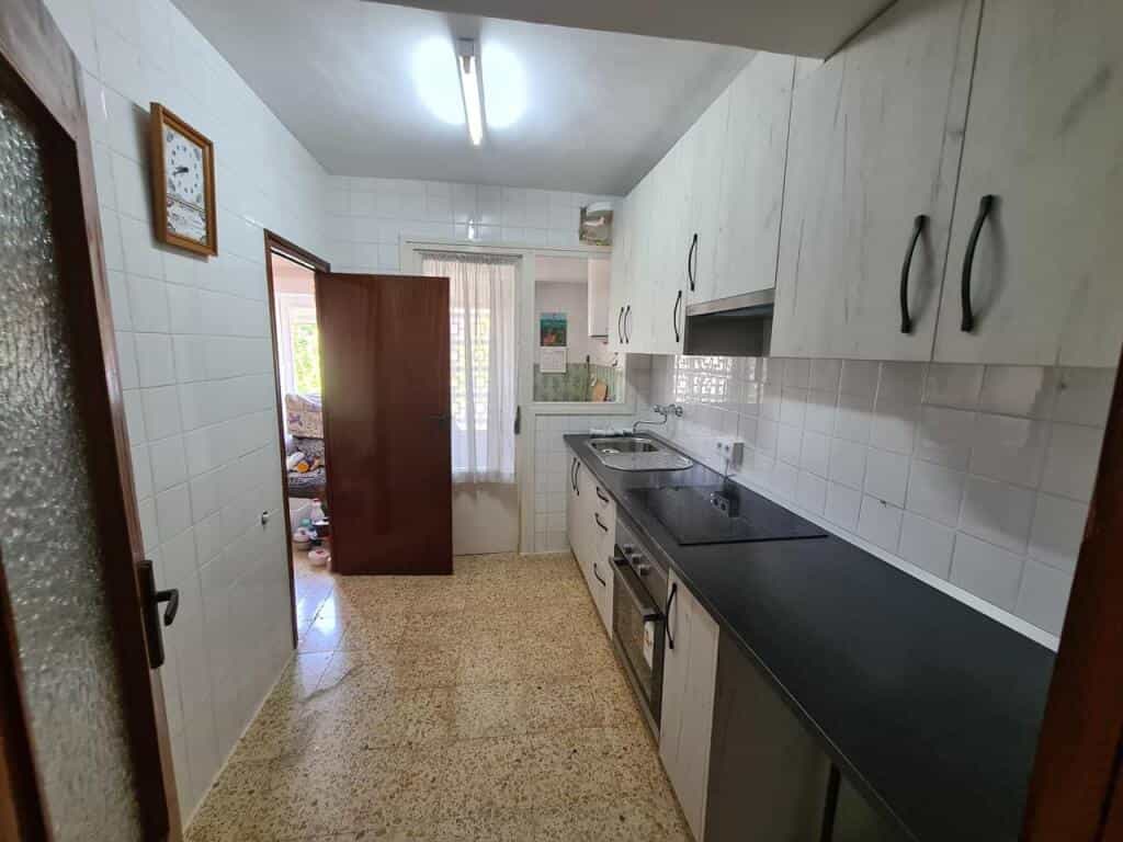 Condominium in Azucaica, Castille-La Mancha 11805050