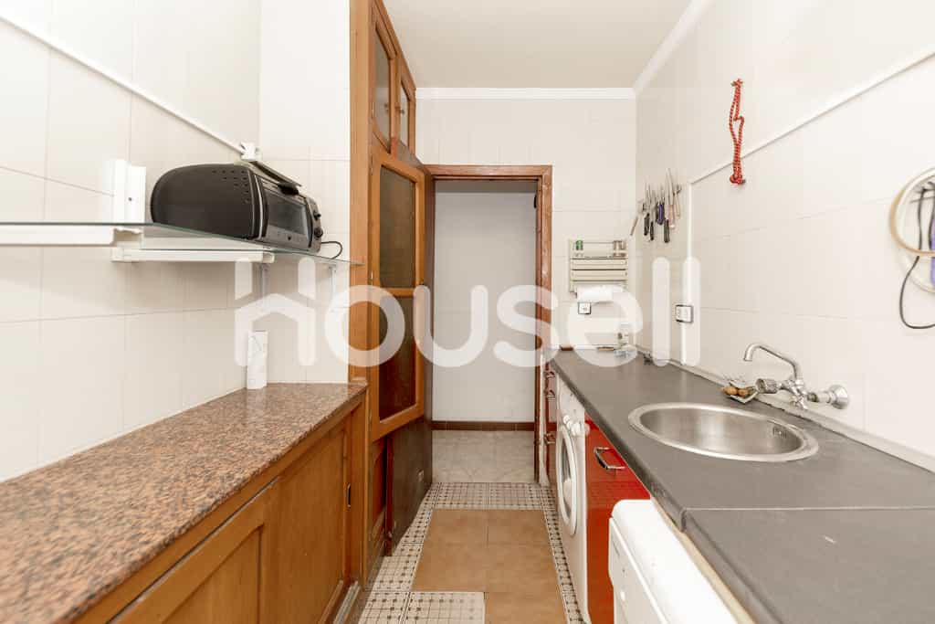 Condominium in Carmona, Andalusia 11805062