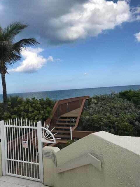 Talo sisään Riviera Beach, Florida 11805074