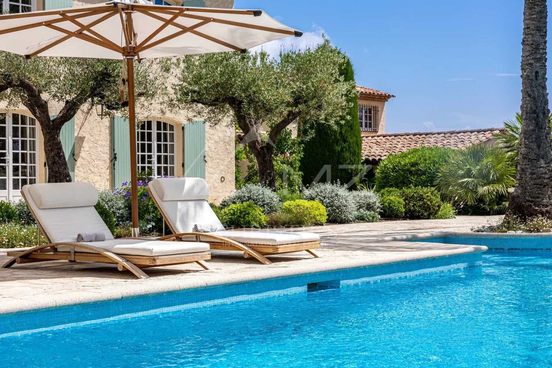 House in Mougins, Provence-Alpes-Cote d'Azur 11805077