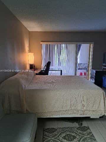 Квартира в Hollywood, Florida 11805088