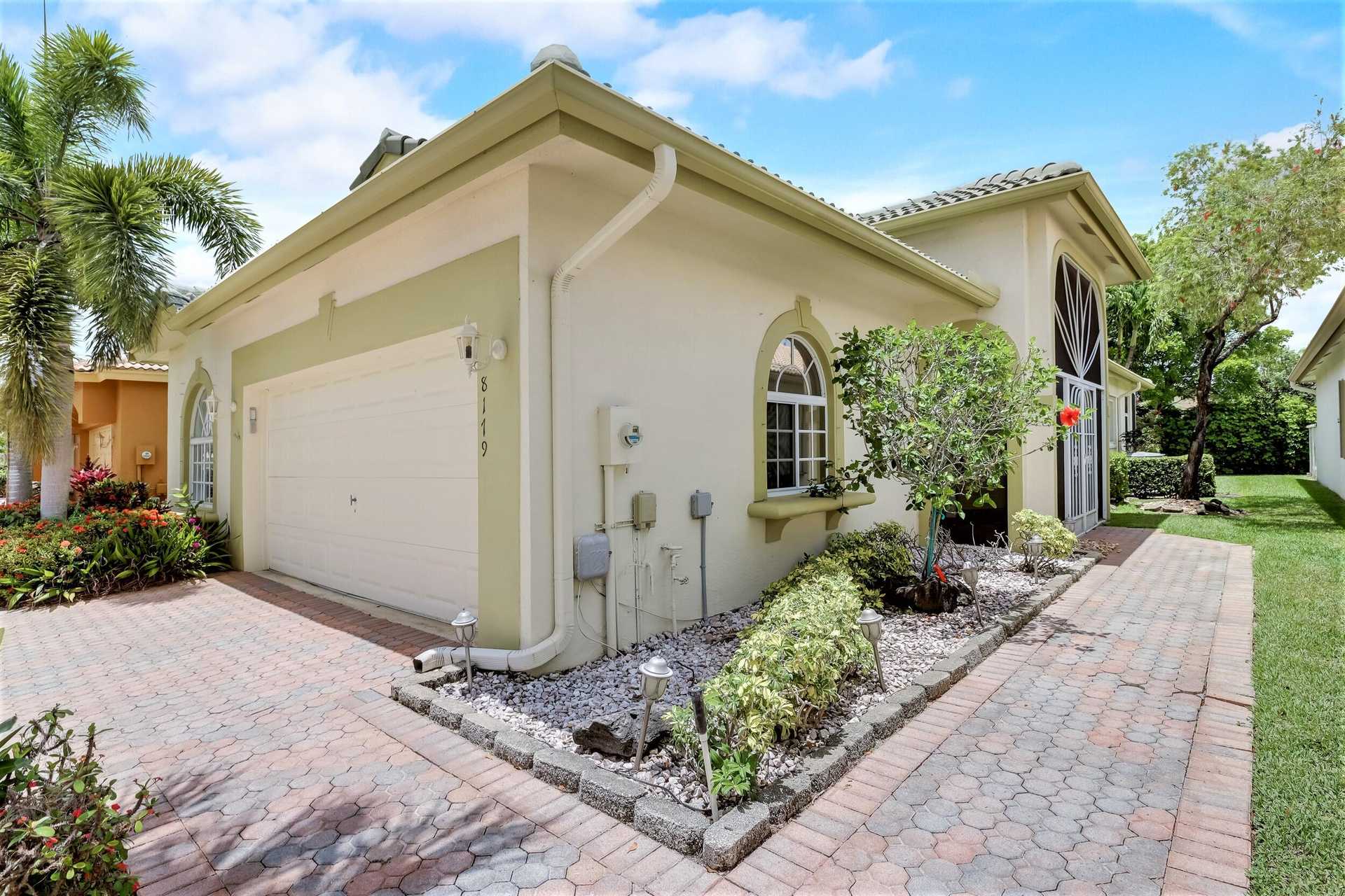 House in Aberdeen, Florida 11805103