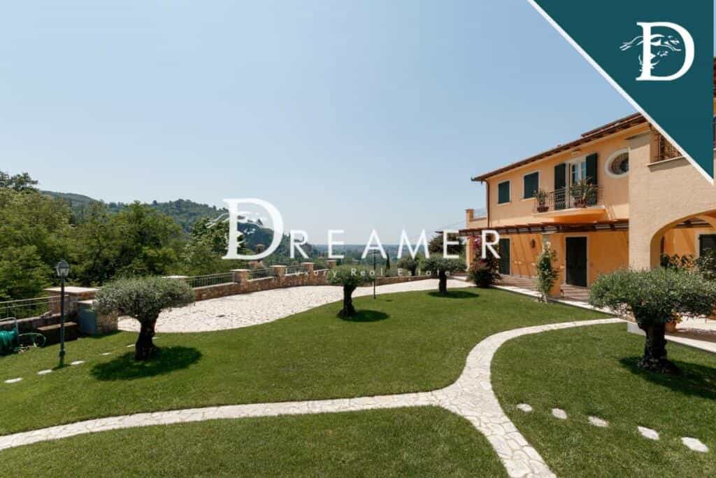 rumah dalam Pietrasanta, Tuscany 11805223