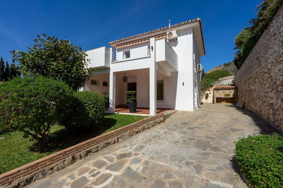 σπίτι σε Benalmádena, Andalucía 11805554