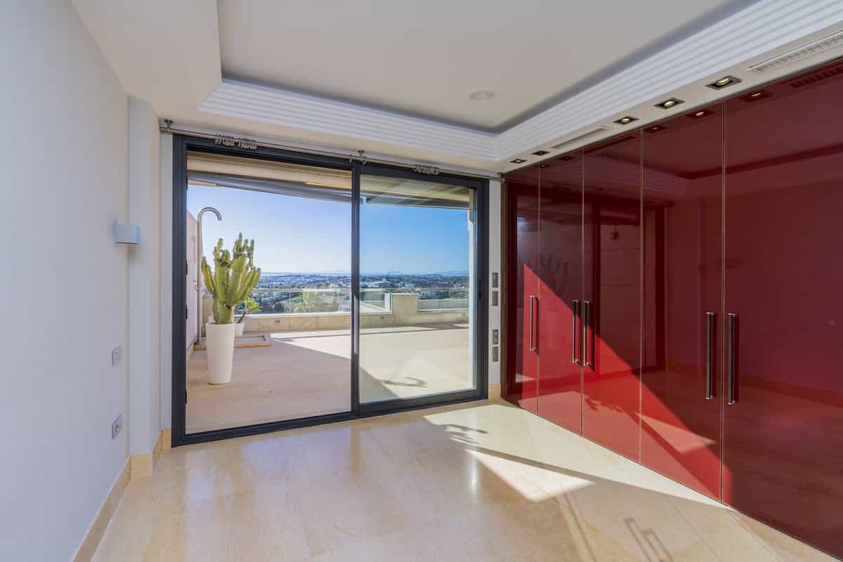 Квартира в Marbella, Andalucía 11805628